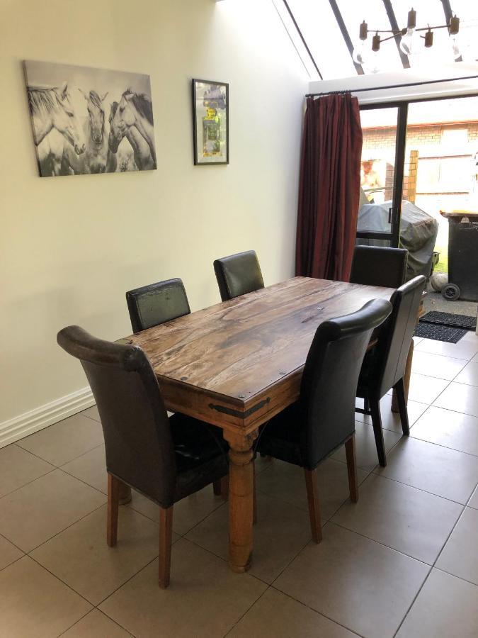 Warm On Waterloo Bed & Breakfast Palmerston North Eksteriør bilde